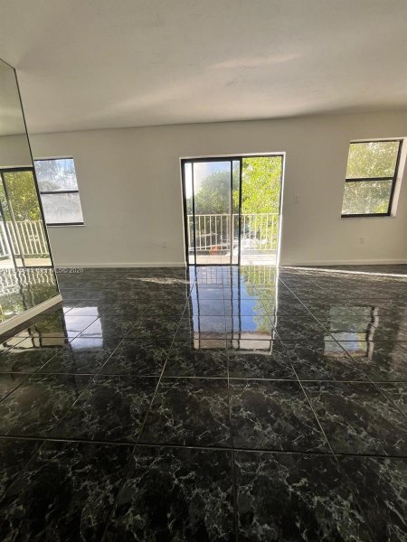 3522 NE 166th St #10 North Miami Beach, FL 33160