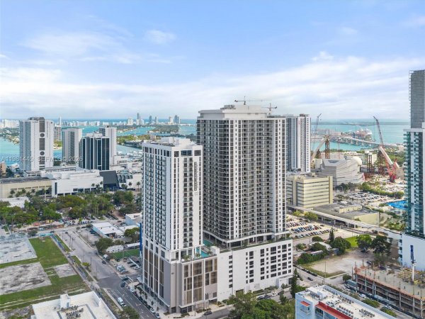 1600 NE 1st Ave #3511 Miami, FL 33132