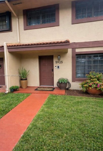 5925 SW 133rd Ct Miami, FL 33183