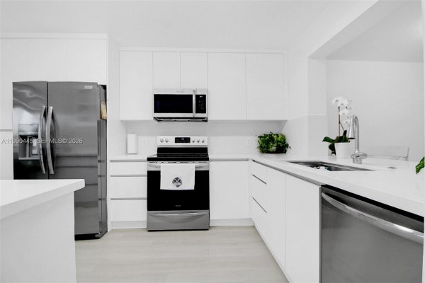 700 SW 137th Ave #303H Pembroke Pines, FL 33027