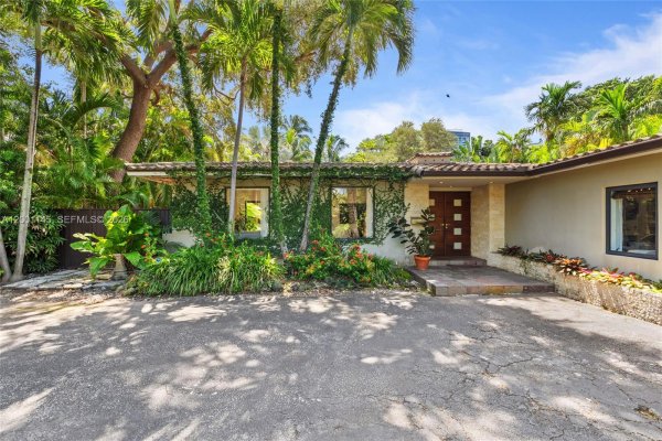 560 Sabal Palm Rd Miami, FL 33137