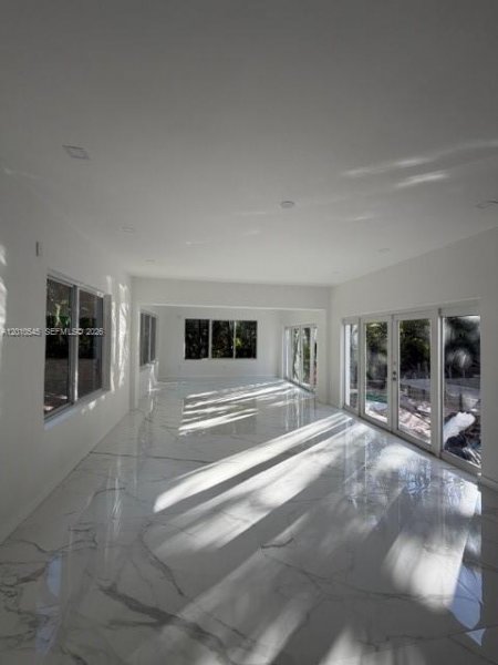 5824 Alton Rd Miami Beach, FL 33140