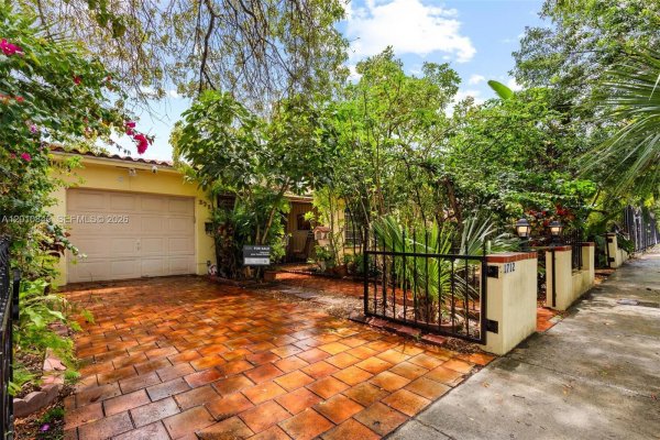 1712 SW 13th St Miami, FL 33145