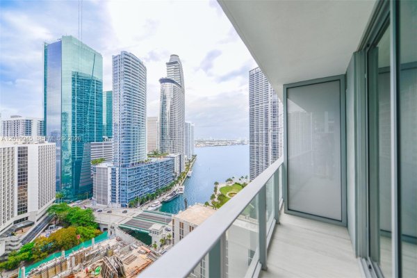 77 5th St #2604 Miami, FL 33131