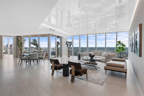 851 NE 1st Ave #4912 Miami, FL 33132