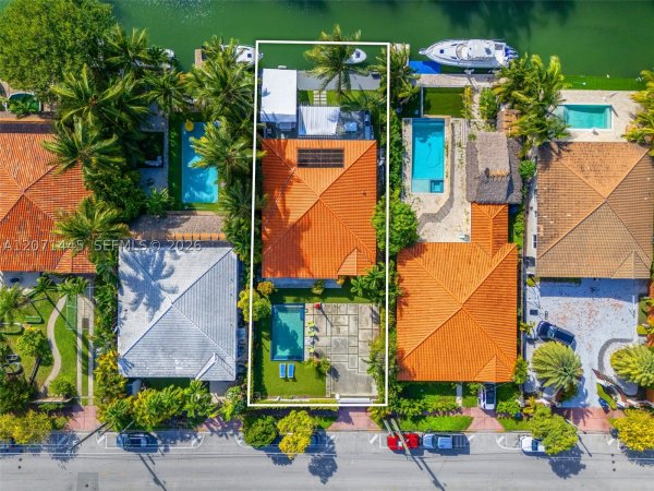 7970 Hawthorne Ave Miami Beach, FL 33141
