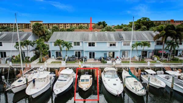 2555 NE 15th Pompano Beach, FL 33062
