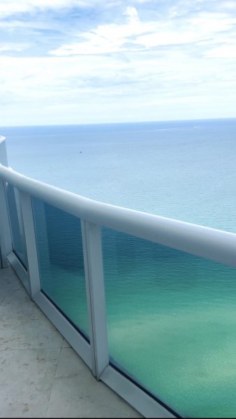 15811 Collins #4307 Sunny Isles Beach, FL 33160