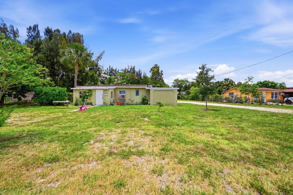 700 SW 8th Pompano Beach, FL 33060