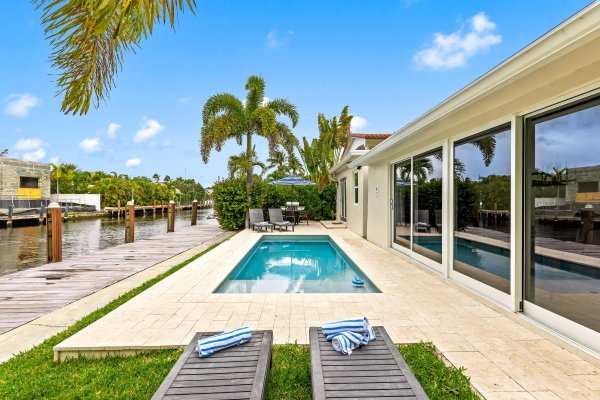 2417 NE 19th Ave Wilton Manors, FL 33305