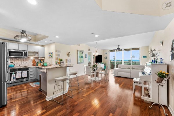 2650 Lake Shr #301 Riviera Beach, FL 33404