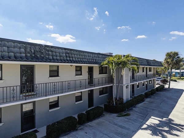 714 Northlake #208 North Palm Beach, FL 33408