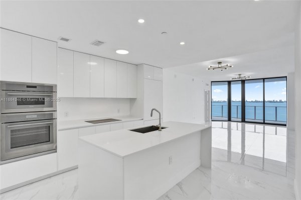 700 NE 24th St #1103 Miami, FL 33137