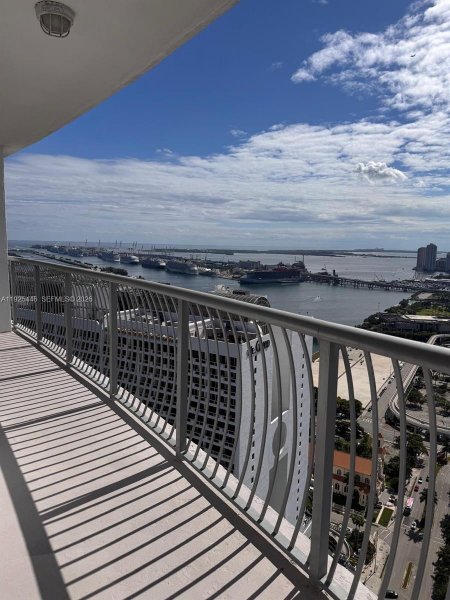 1750 N Bayshore Dr #4712 Miami, FL 33132