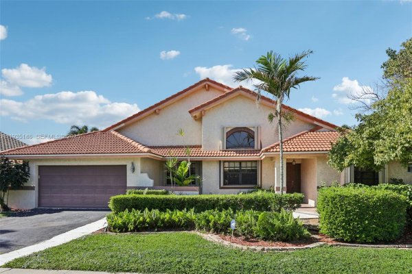 1801 W Oak Knoll Cir Davie, FL 33324