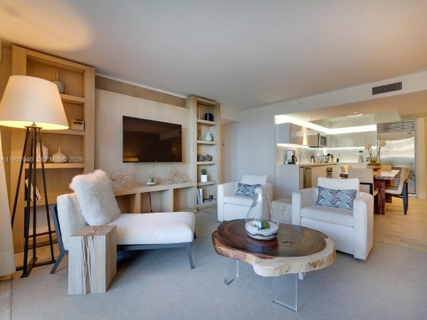 102 24th St #1207 Miami Beach, FL 33139