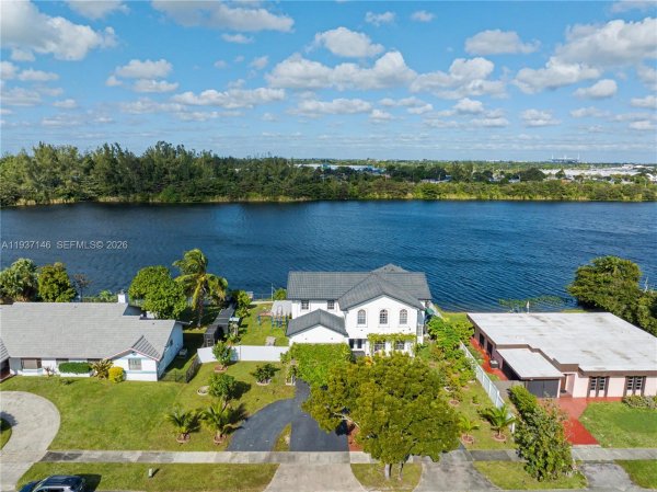 14620 NW 17th Dr Miami, FL 33167