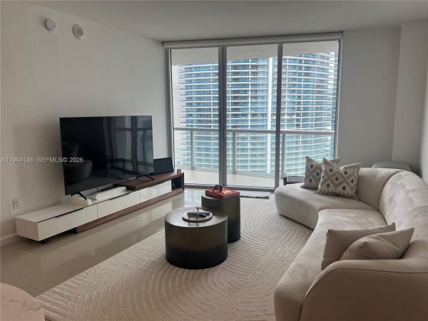 475 Brickell Ave #3514 Miami, FL 33131