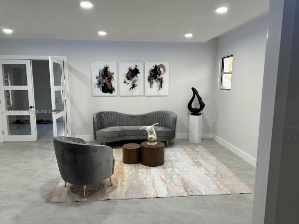 91 Glen Royal Pkwy Miami, FL 33125