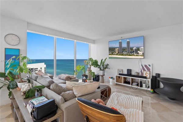 4779 Collins Ave #2607 Miami Beach, FL 33140