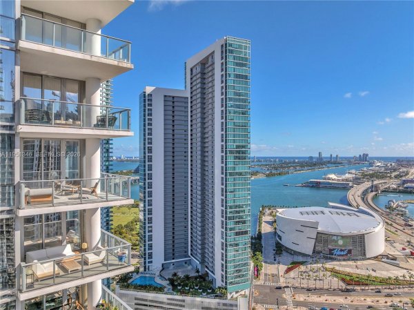 851 NE 1st Ave #3411 Miami, FL 33132