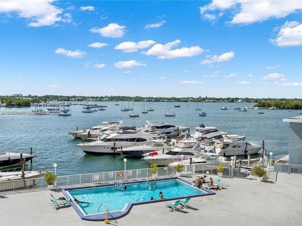 7904 West Dr #101 North Bay Village, FL 33141