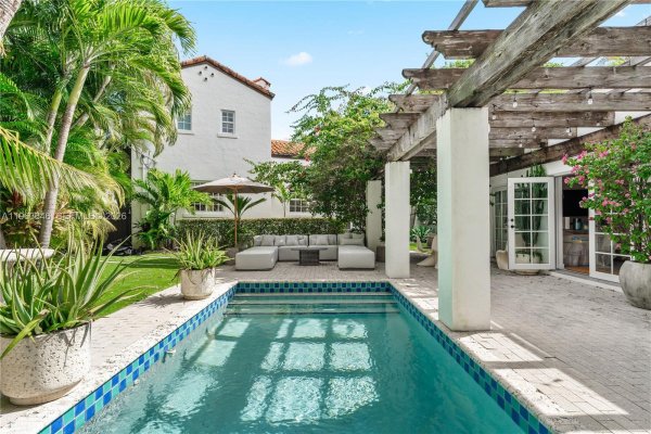 4108 Palmarito St Coral Gables, FL 33146