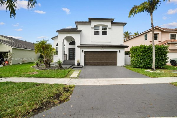 1034 NW 184th Way Pembroke Pines, FL 33029