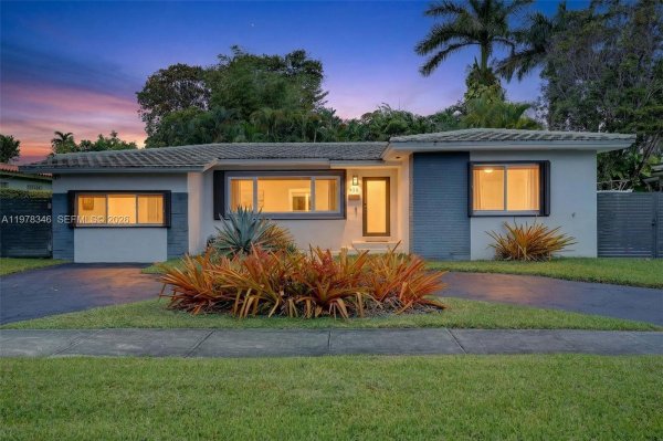 425 NE 114th St Miami, FL 33161