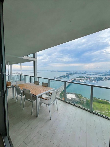 1100 Biscayne Blvd #5804 Miami, FL 33132