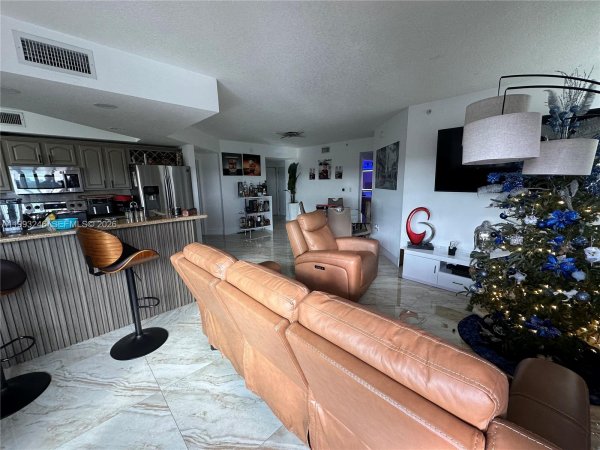 4242 NW 2nd St #1116 Miami, FL 33126