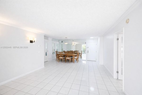 77 Crandon Blvd #3C Key Biscayne, FL 33149
