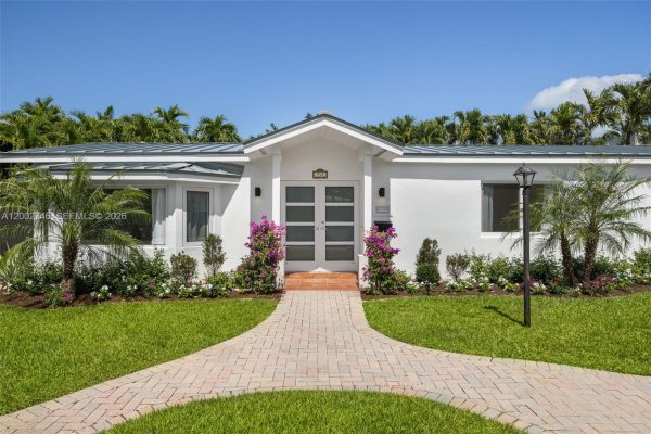 255 Ridgewood Rd Key Biscayne, FL 33149