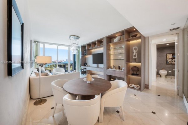 100 S Pointe Dr #702 Miami Beach, FL 33139