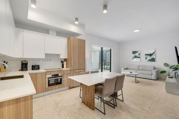 239 SW 9th St #1801 Miami, FL 33130