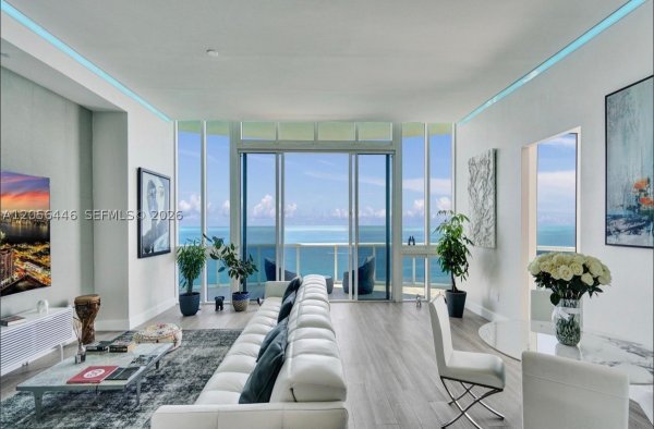 15901 Collins Ave #4301 Sunny Isles Beach, FL 33160