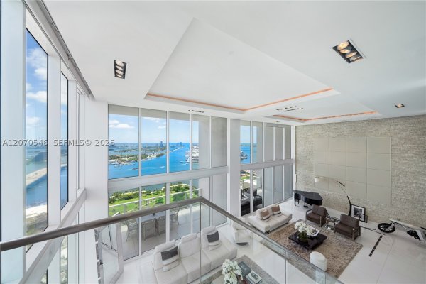 1040 Biscayne Blvd #4403 Miami, FL 33132