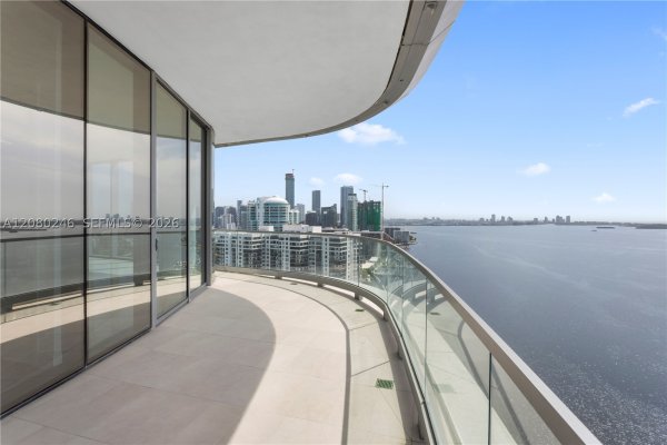175 SE 25th Rd #2701 Miami, FL 33129