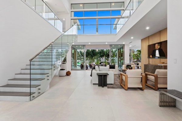 91 Fiesta Fort Lauderdale, FL 33301