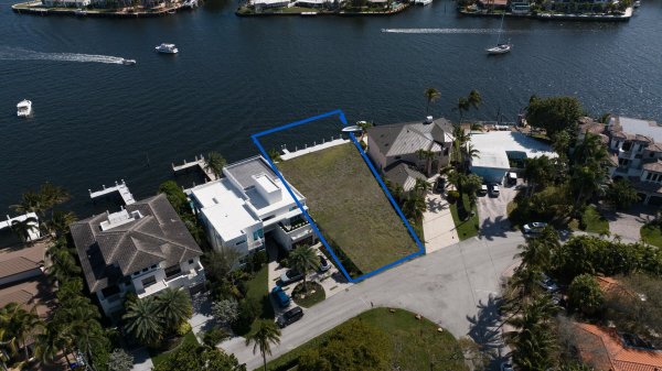 2520 SE 7th Dr Pompano Beach, FL 33062
