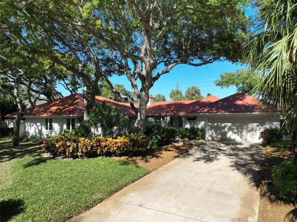 1200 Poitras Dr Vero Beach, FL 32963
