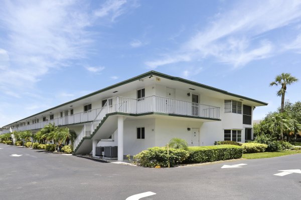 4 Garden #101 Tequesta, FL 33469