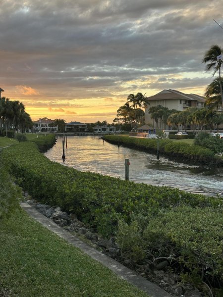 1301 Seafarer #405 Jupiter, FL 33477