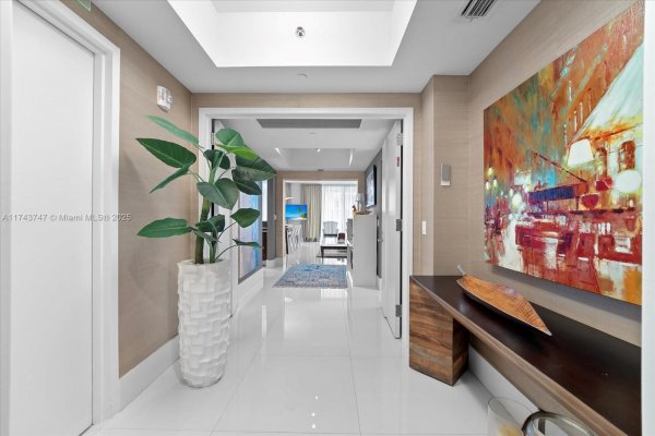 2711 S Ocean Dr #1106 Hollywood, FL 33019