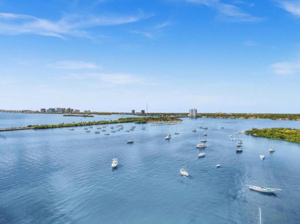 7934 West Dr #1105 North Bay Village, FL 33141