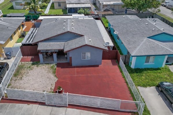 3109 NW 64th St Miami, FL 33147