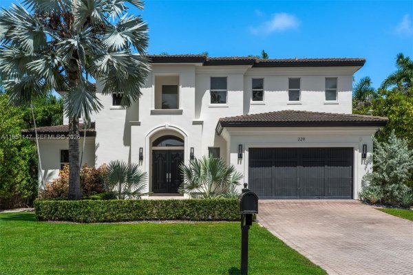 229 Golden Bch Dr Golden Beach, FL 33160