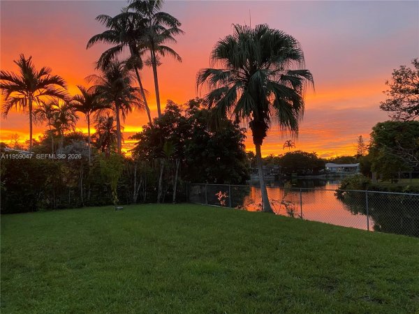 6331 SW 62nd Ter South Miami, FL 33143