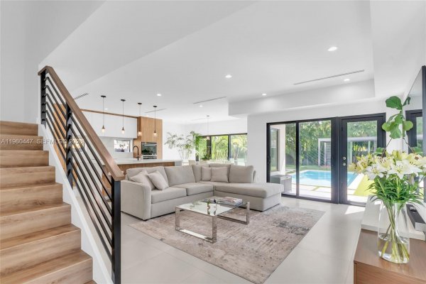 2029 SW 62nd Ave Miami, FL 33155