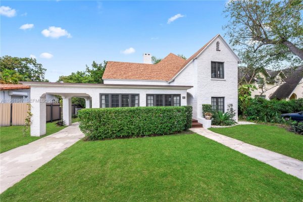 813 NE 81st St Miami, FL 33138